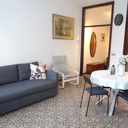 公寓 Roberta's House, A Few Steps From The 贝拉诺