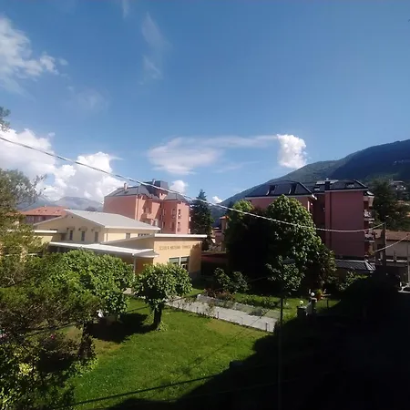 Apartment Roberta's House, A Few Steps From The Bellano